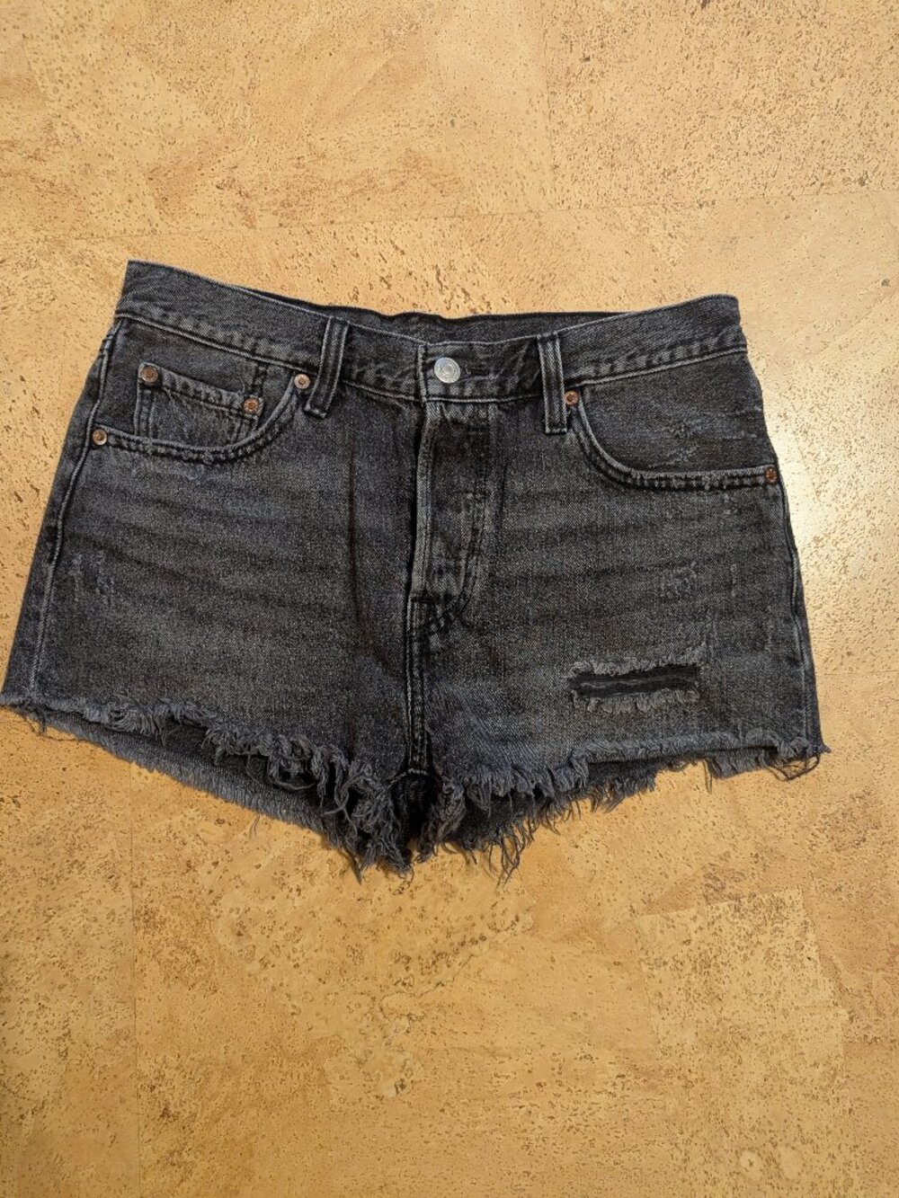 28 501 Levi shorts